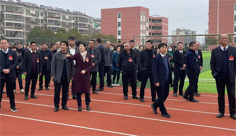 集中視察促民生 代表票決聚民意